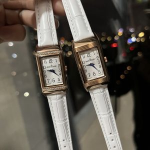 Jaeger-LeCoultre Reverso Super Clone Luxury Watch with Cash on Delivery 1136542775 - front view | Jaeger-LeCoultre