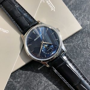 Jaeger-LeCoultre Master Moonphase Mens 39mm Super Clone Watch 1133628049 - side view | Jaeger-LeCoultre