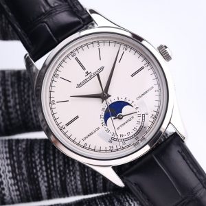 Jaeger-LeCoultre Master Ultra Thin Moon Super Clone Watch | AAA Replica 1138861848 - close-up | Jaeger-LeCoultre