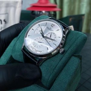 Premium Jaeger-LeCoultre Master Geographic 1:1 Super Clone Watch 1037999280 - detailed view